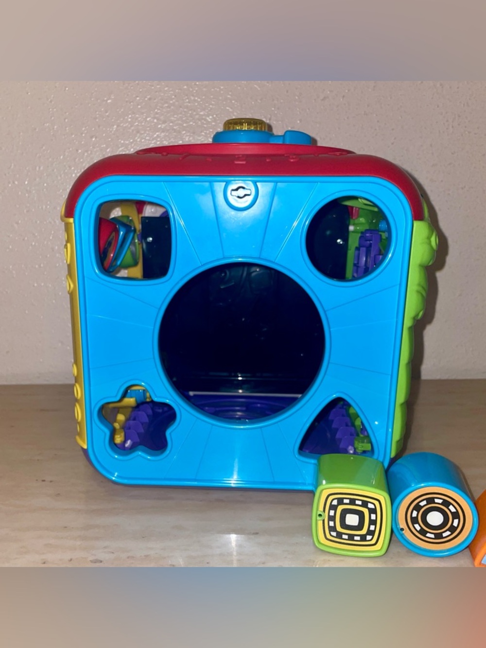 VTech Sort and Discover Activity Cube - Picture 11 of 13